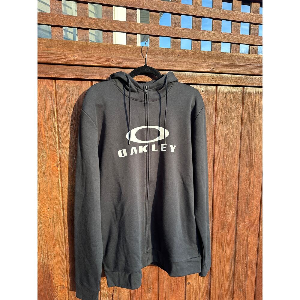 Oakley full-zip hooded sweatshirt New with tags (Black) MULTIPLE SIZES AVAILABLE